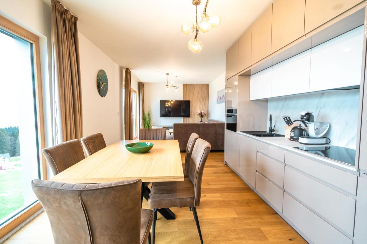 Family Apartment Kubinska Hola Dolny Kubin Buitenkant foto